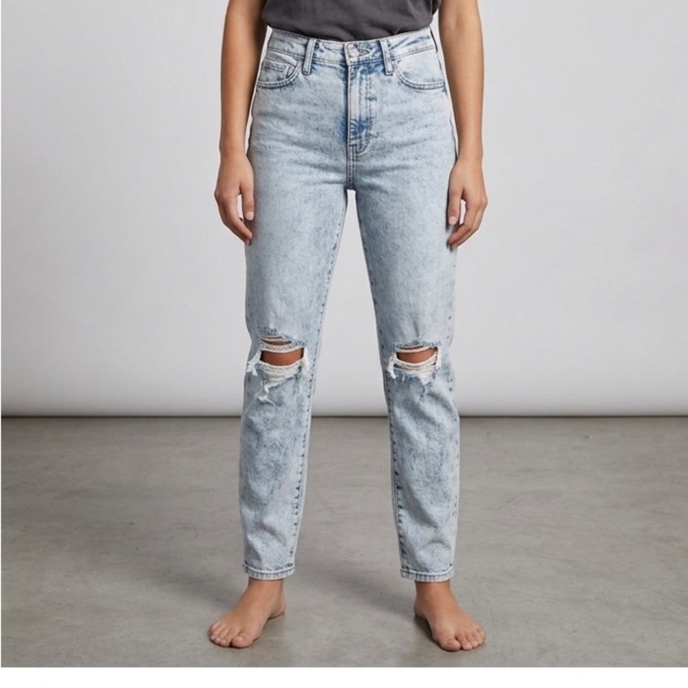 Old Navy Light Blue Distressed Skinny Jeans